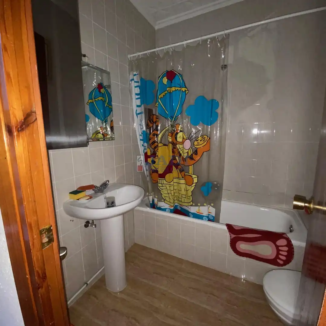 Baño de Piso en venta en Valdepeñas con Aire acondicionado y Calefacción