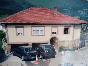 Casa con balcón en venta en Belmonte de Miranda
