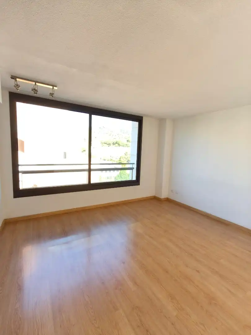 Schlafzimmer von Maisonette zum Verkauf in Barcelona mit Klimaanlage, Heizung und Parkett