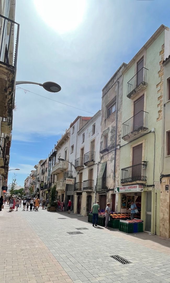 Vista exterior de Casa adosada en venda en Torredembarra amb Terrassa i Balcó
