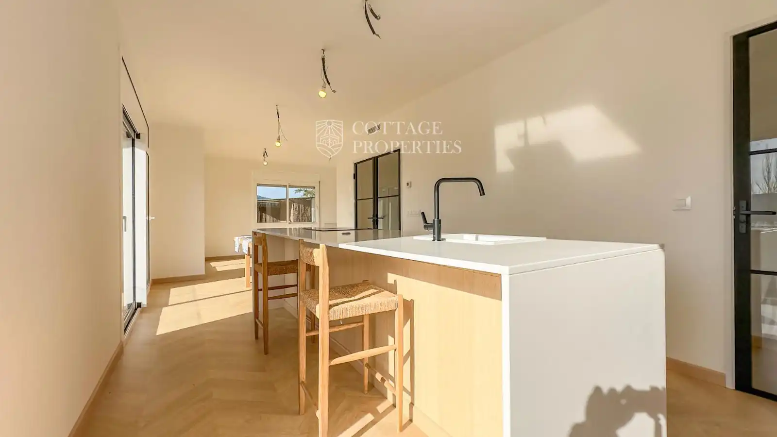 Kitchen of Houses for sale in Banyoles  with Air Conditioner, Swimming Pool and Alarm