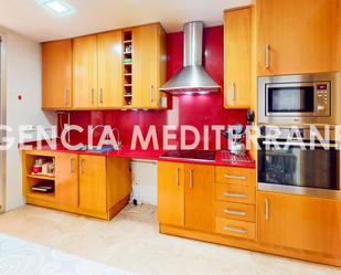 Cuina de Casa adosada en venda en Paterna amb Aire condicionat, Calefacció i Jardí privat