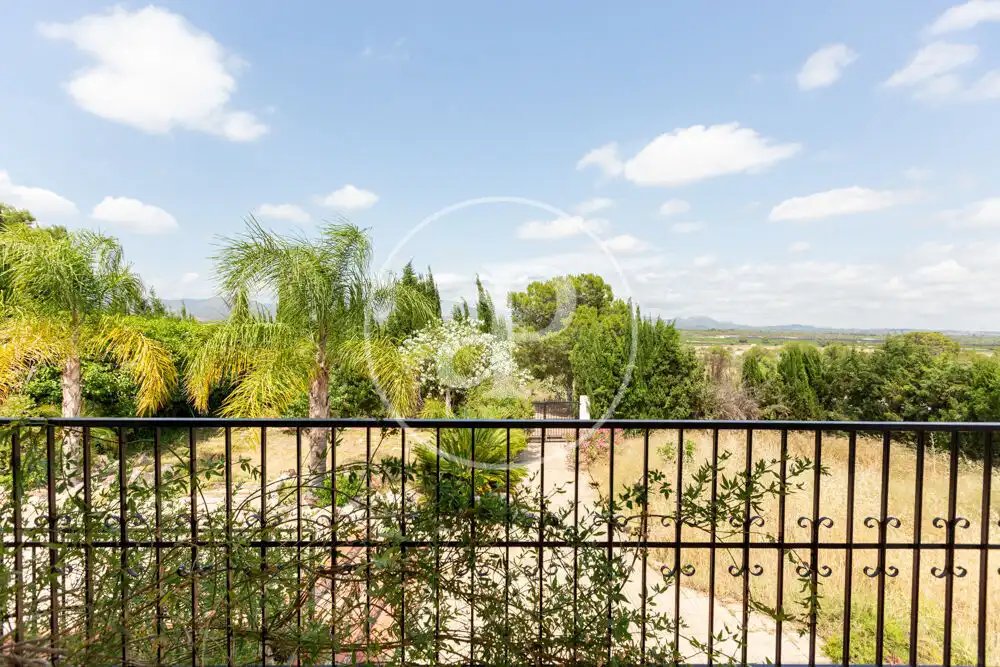 Terrassa de Casa o xalet en venda en La Pobla de Vallbona amb Aire condicionat, Calefacció i Jardí privat