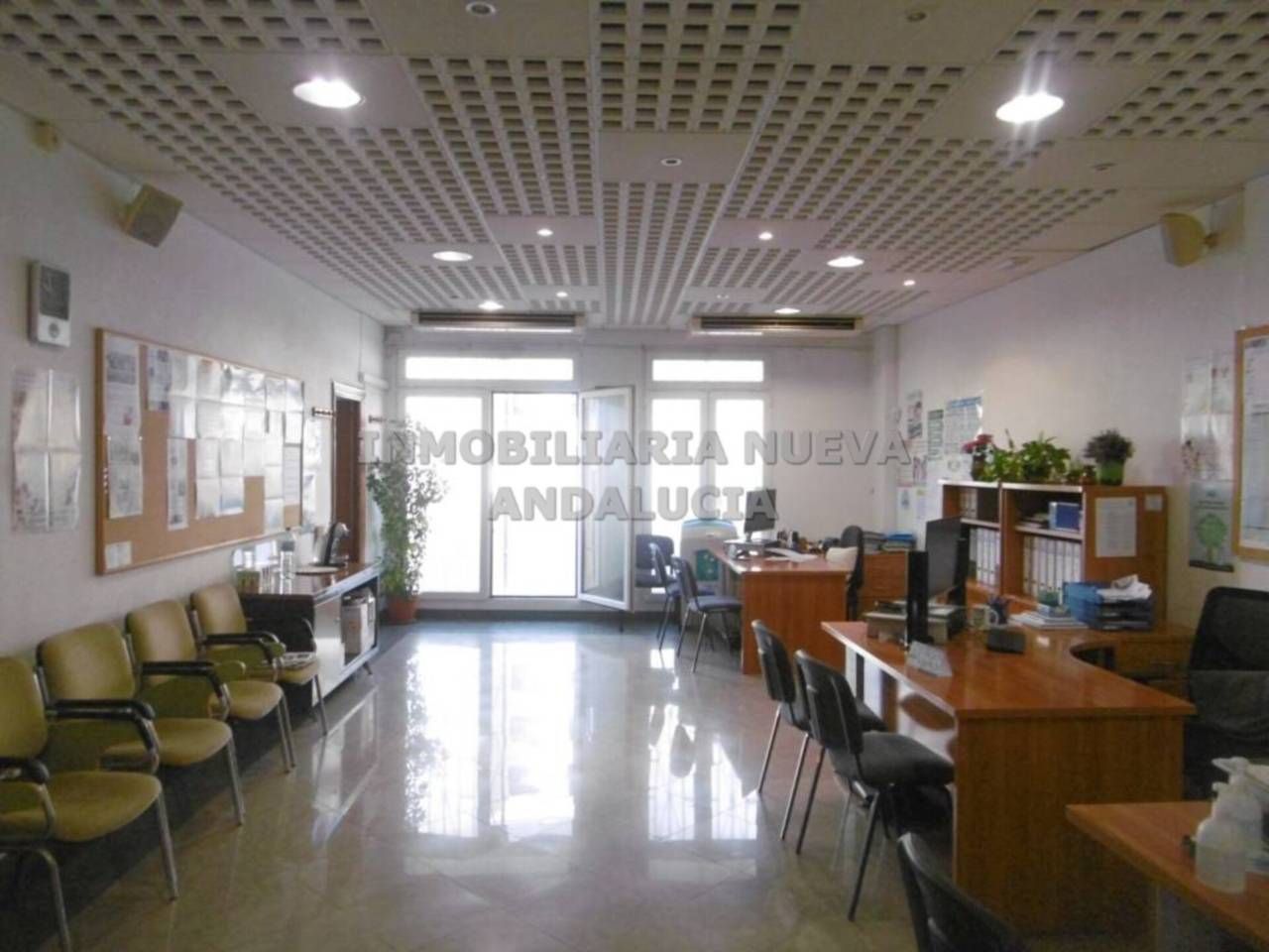 Oficina en venda en  Almería Capital amb Aire condicionat