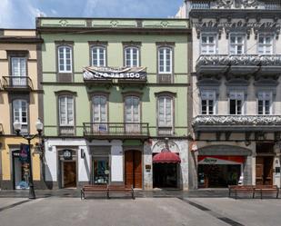 Vista exterior de Àtic en venda en Las Palmas de Gran Canaria amb Aire condicionat, Terrassa i Balcó