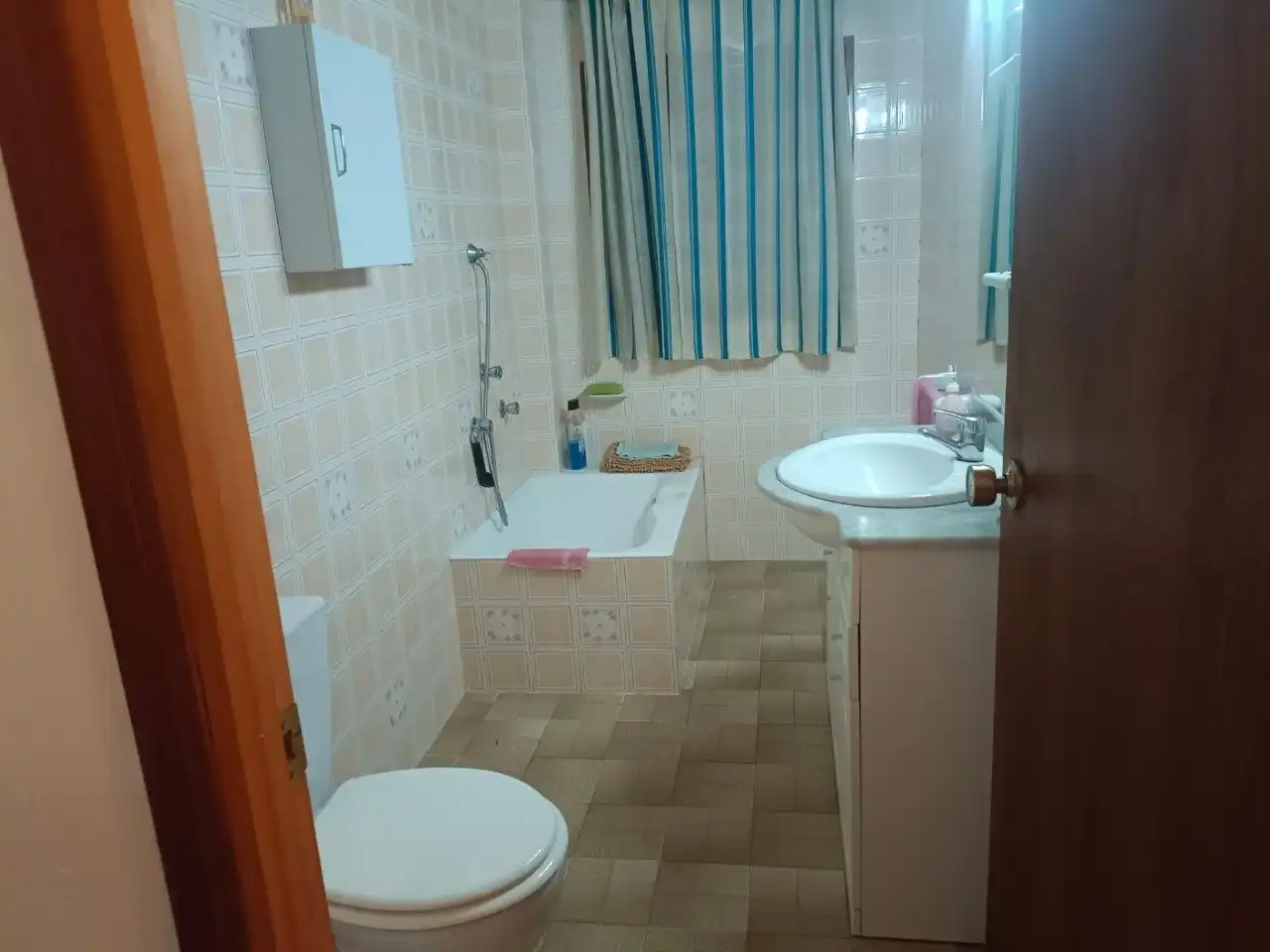 Bany de Casa o xalet en venda en Chiva amb Calefacció, Jardí privat i Terrassa