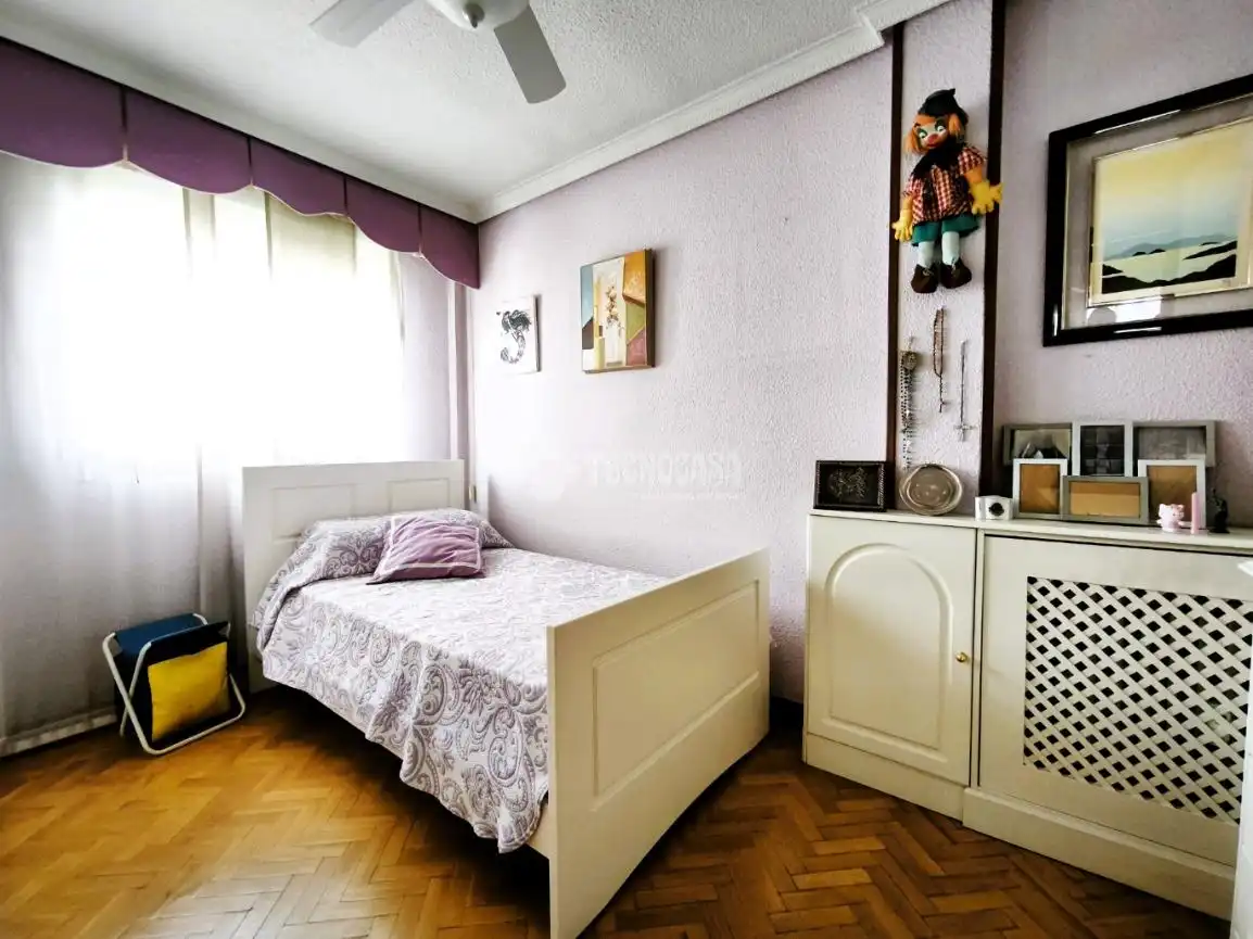 Habitación de Piso en venta en Móstoles con Aire acondicionado y Calefacción