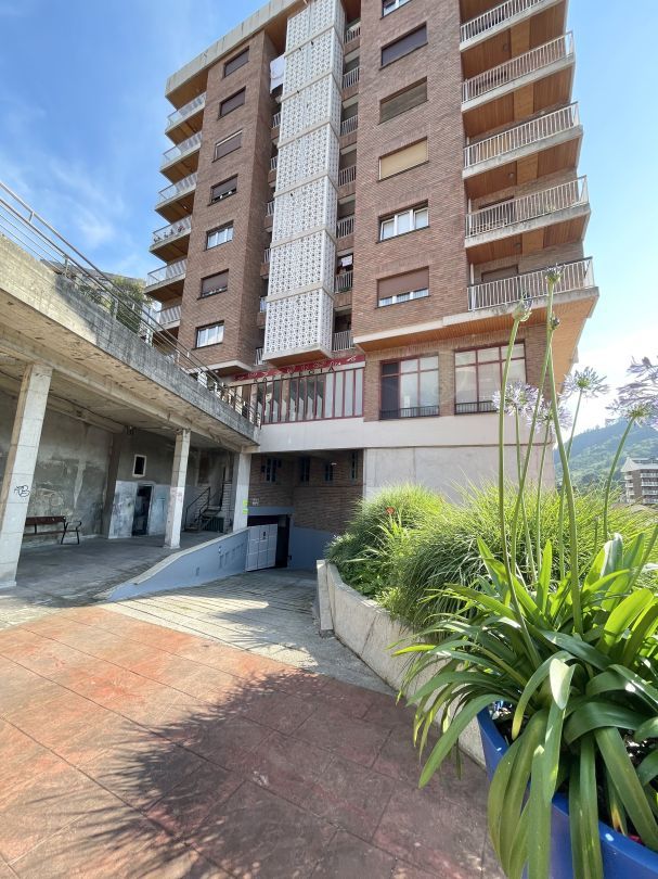 Vista exterior de Garaje en venta en Elgoibar