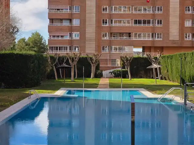 Piscina de Pis en venda en Alicante / Alacant amb Aire condicionat, Calefacció i Traster