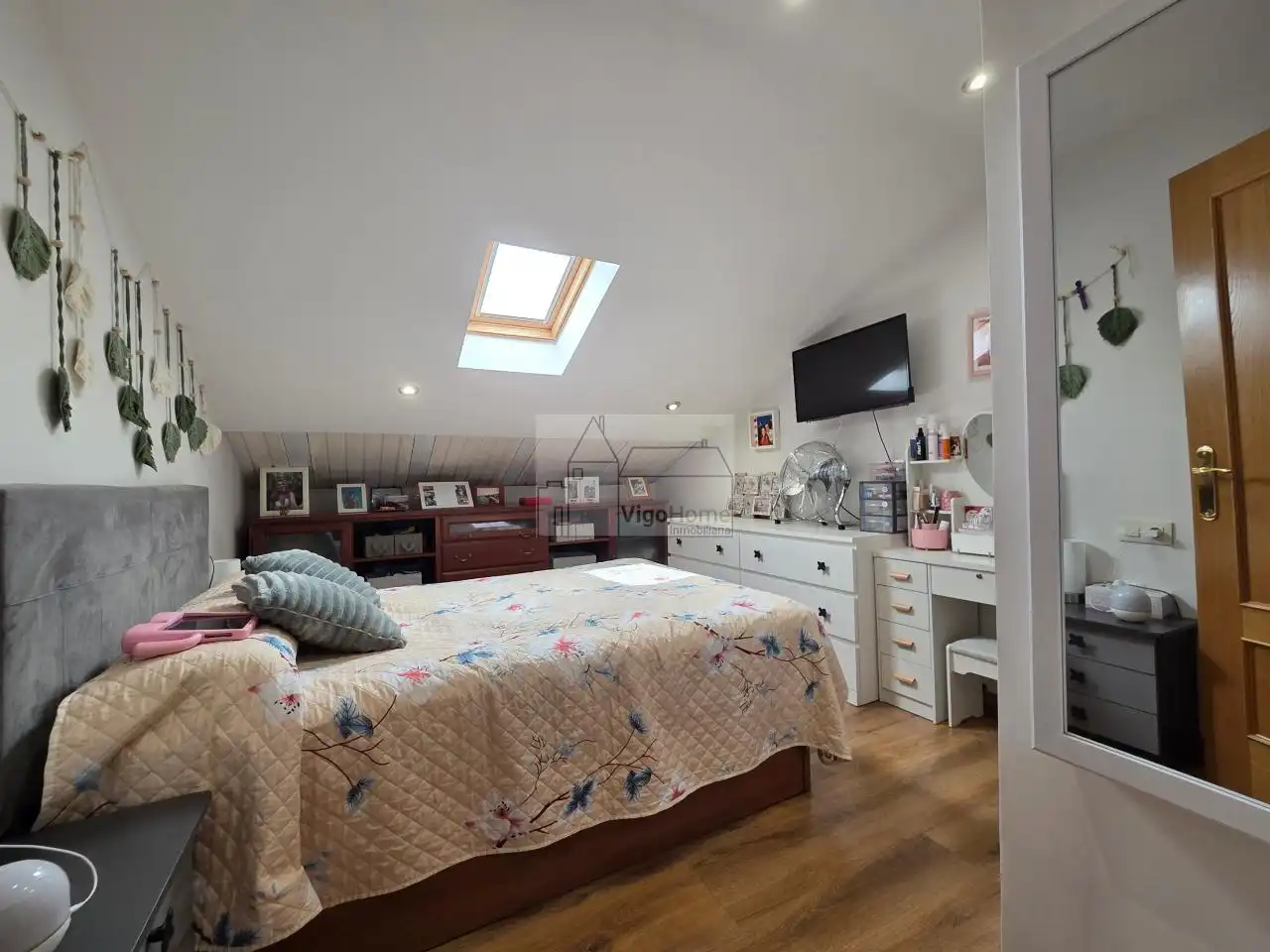 Habitación de Casa o chalet en venta en Vigo  con Calefacción y Jardín privado