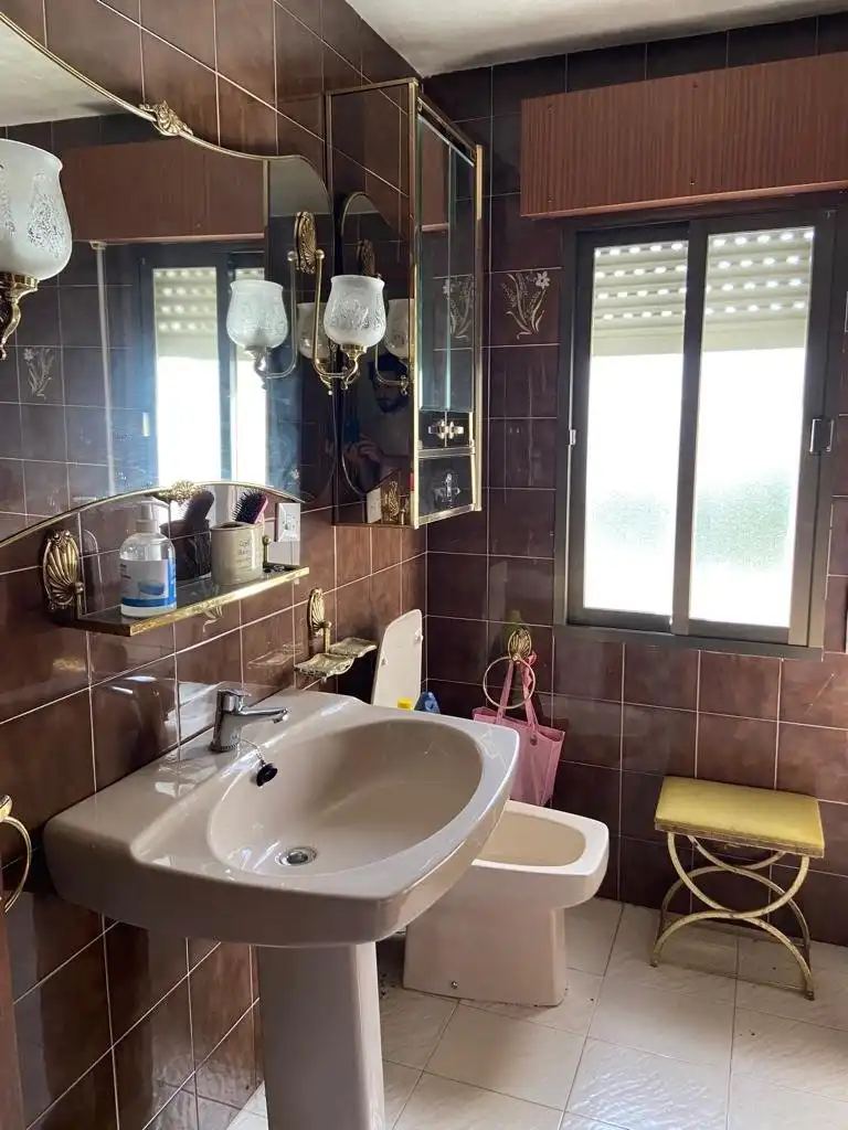 Baño de Finca rústica en venta en Palacios del Sil con Calefacción, Terraza y Balcón
