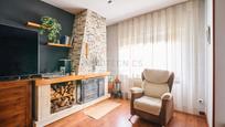 Living room of Single-family semi-detached for sale in Lliçà d'Amunt  with Air Conditioner, Heating and Parquet flooring