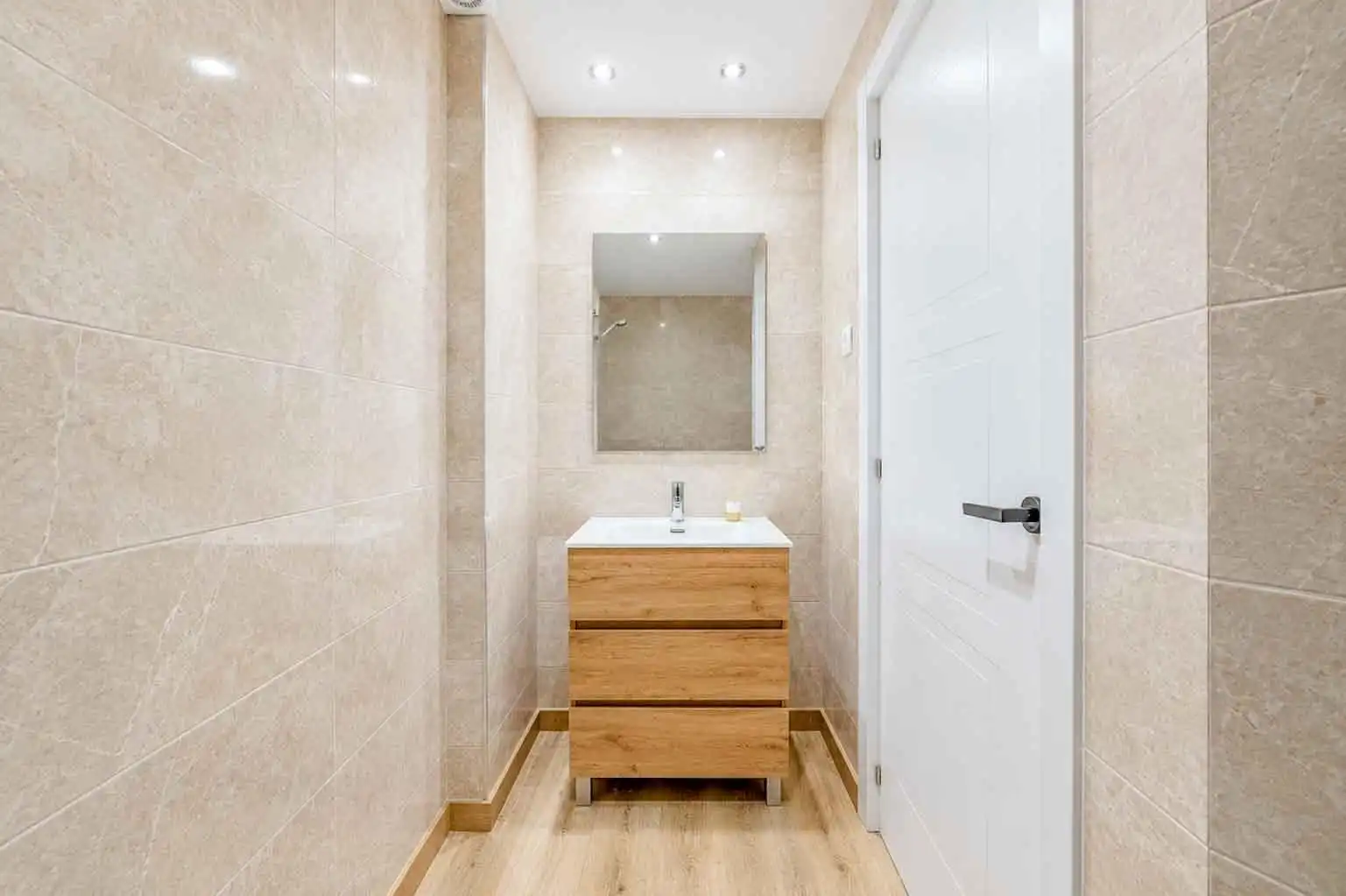 Bathroom of Flat for sale in Sitges  with Air Conditioner, Heating and Parquet flooring