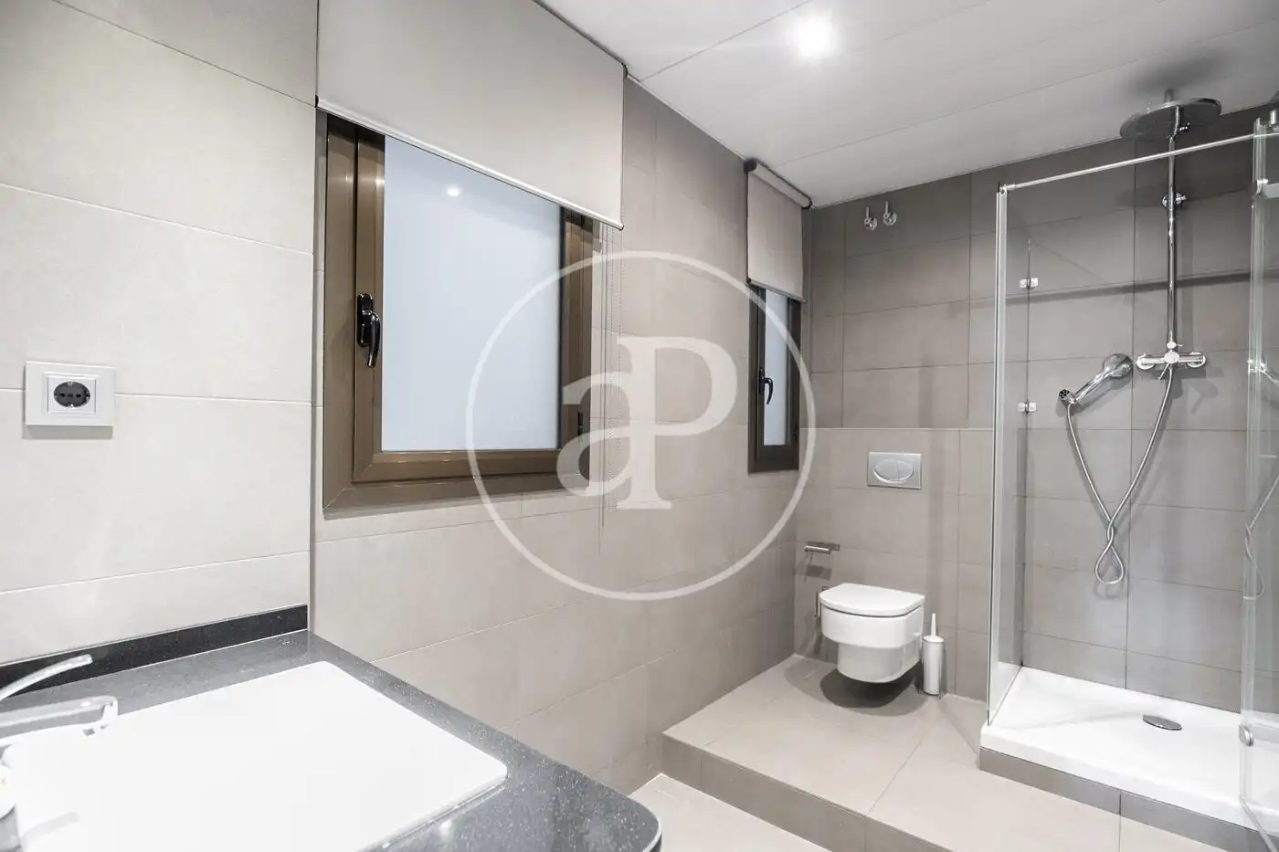 Baño de Piso de alquiler en Barcelona con Aire acondicionado, Calefacción y Terraza