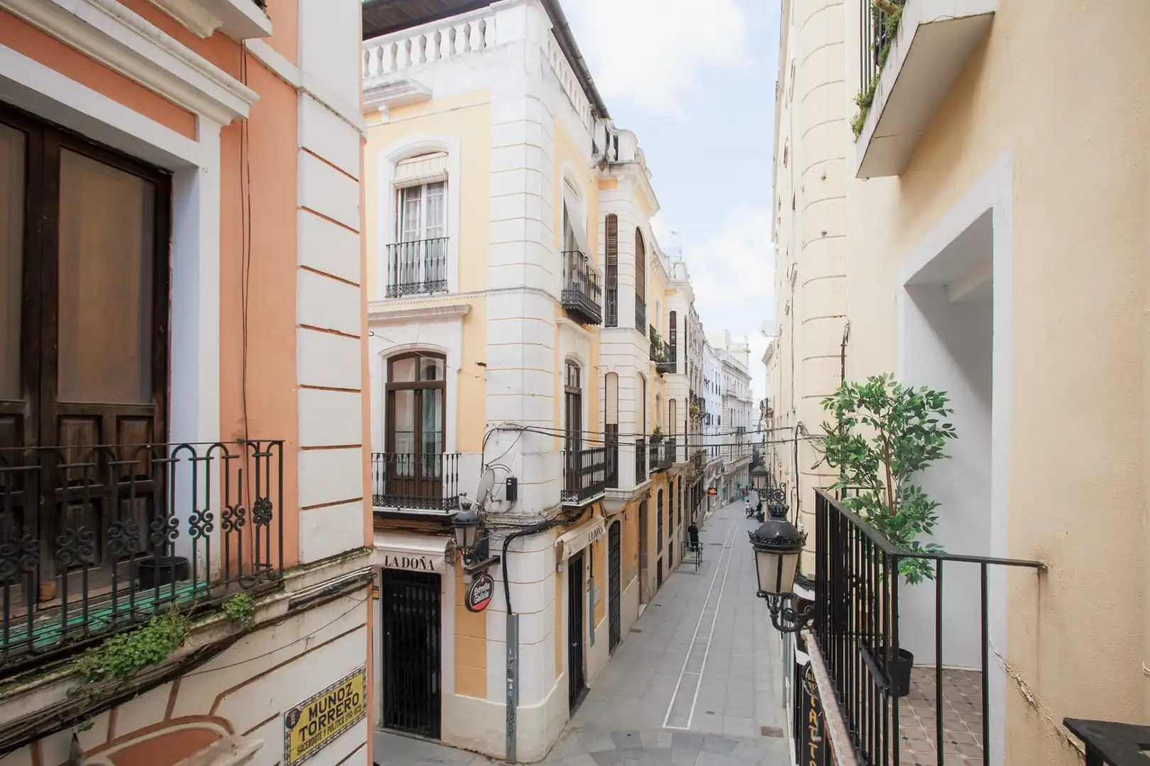 Vista exterior de Estudi de lloguer en Badajoz amb Aire condicionat, Moblat i Balcó