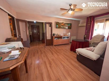 Living room of Flat for sale in  Granada Capital