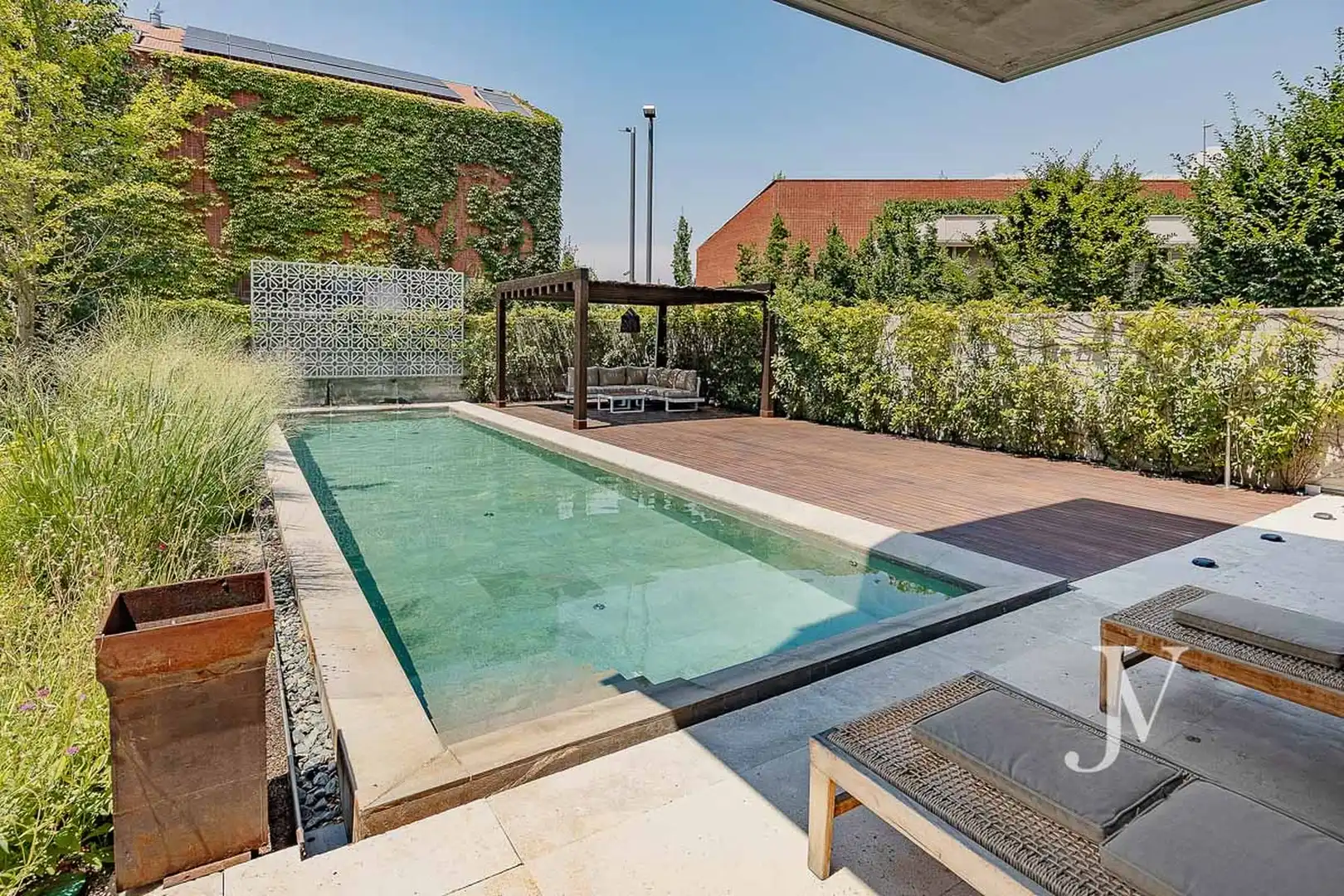 Piscina de Casa o chalet en venta en Madrid con Aire acondicionado, Calefacción y Jardín privado