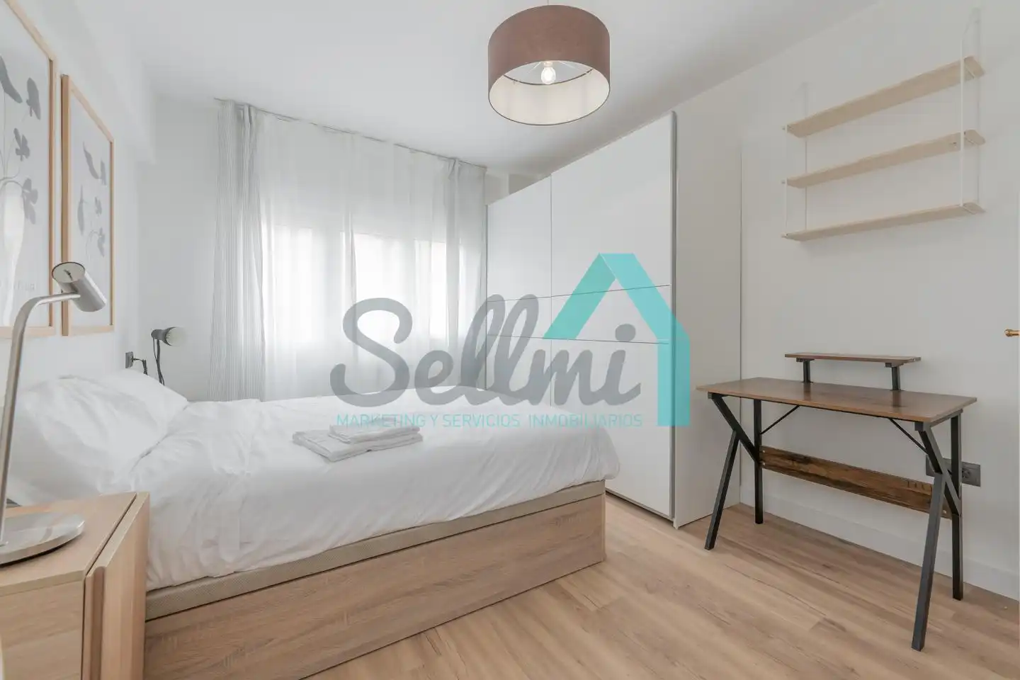 Bedroom of Flat for share in Oviedo   with Heating, Terrace and Furnished