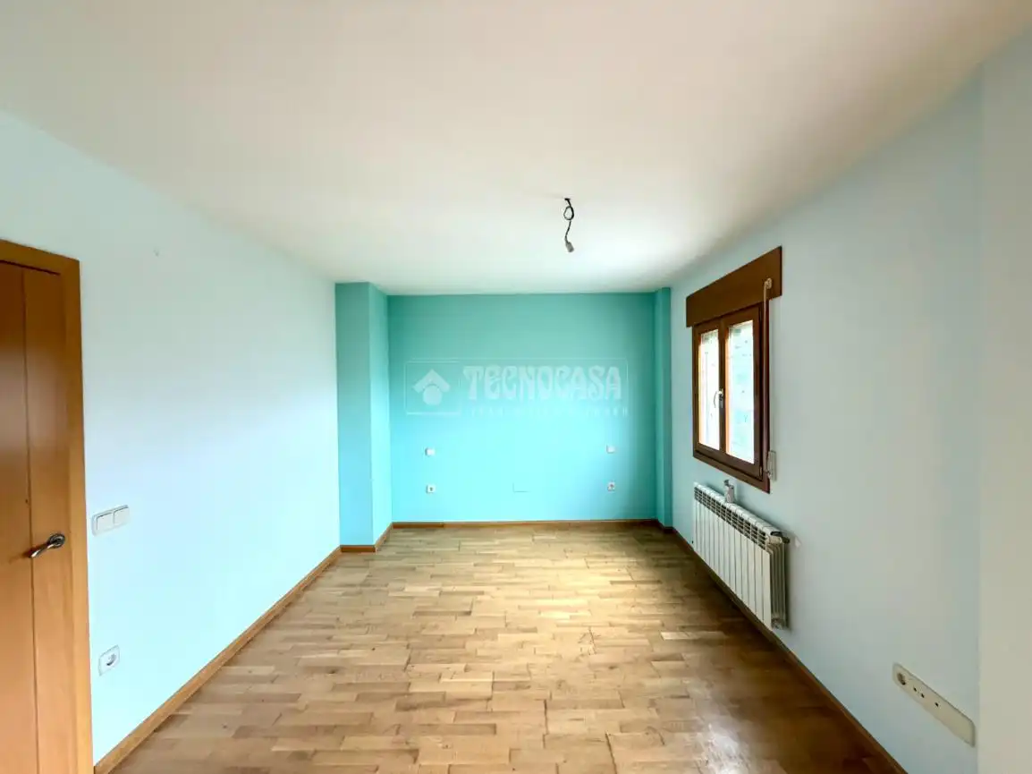 Dormitori de Casa adosada en venda en Sigüenza amb Aire condicionat i Calefacció