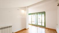 Sala d'estar de Dúplex en venda en Molins de Rei amb Aire condicionat, Calefacció i Parquet
