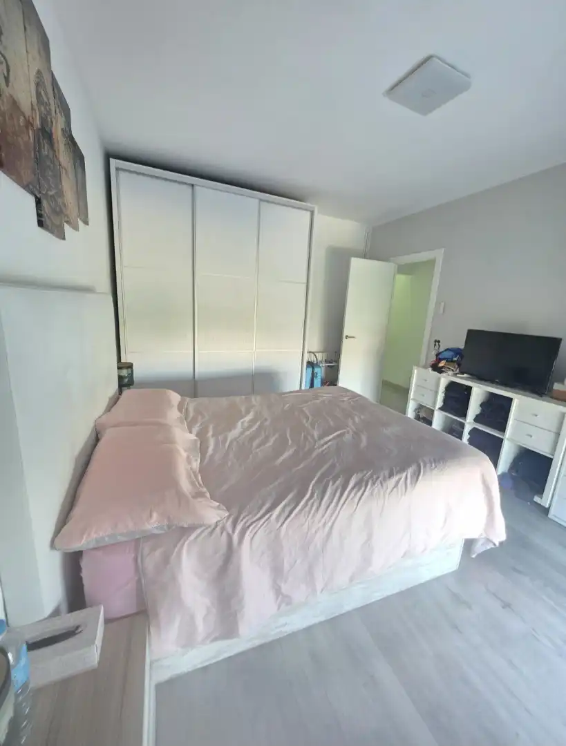 Dormitori de Casa adosada en venda en Santa Coloma de Gramenet amb Aire condicionat, Calefacció i Parquet