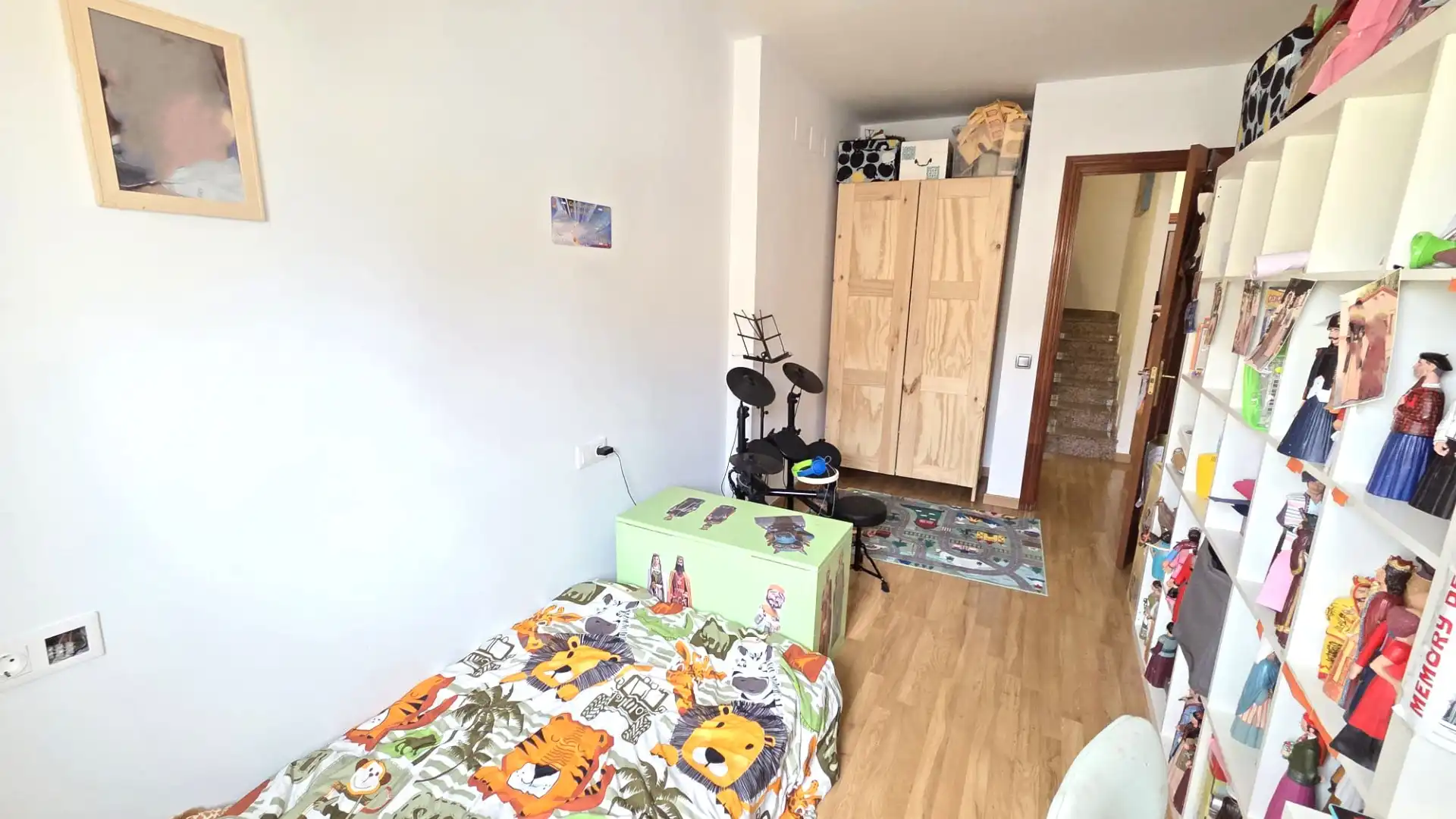 Dormitori de Casa adosada en venda en Lleida amb Aire condicionat, Calefacció i Jardí privat