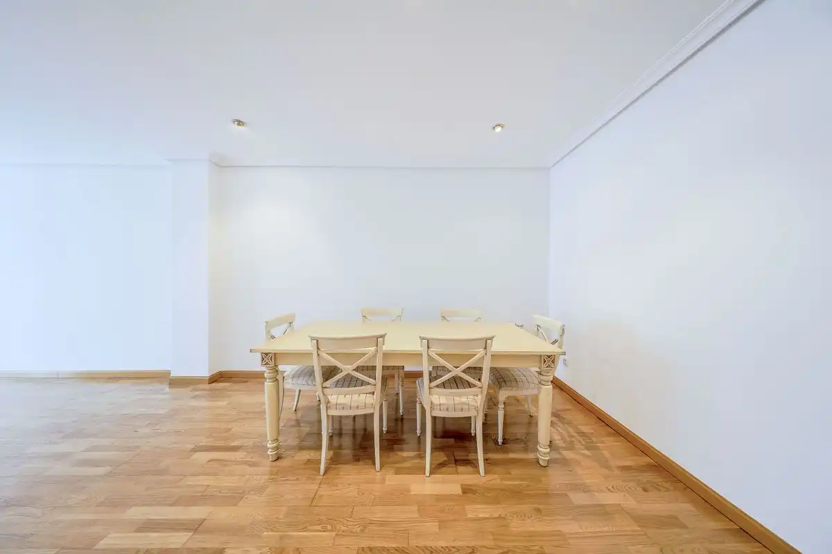 Flat with pool for sale in C. de Américo Castro, imagen 4