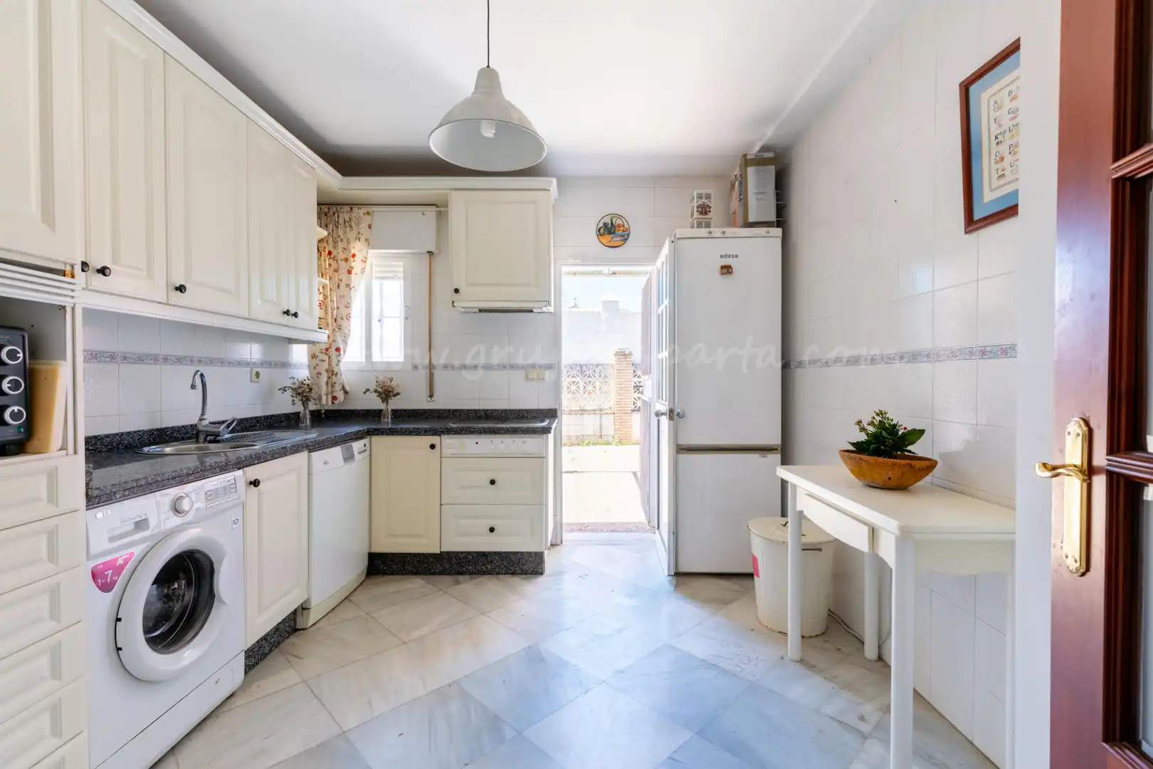 Cocina de Casa o chalet en venta en Villanueva del Ariscal con Aire acondicionado, Calefacción y Jardín privado