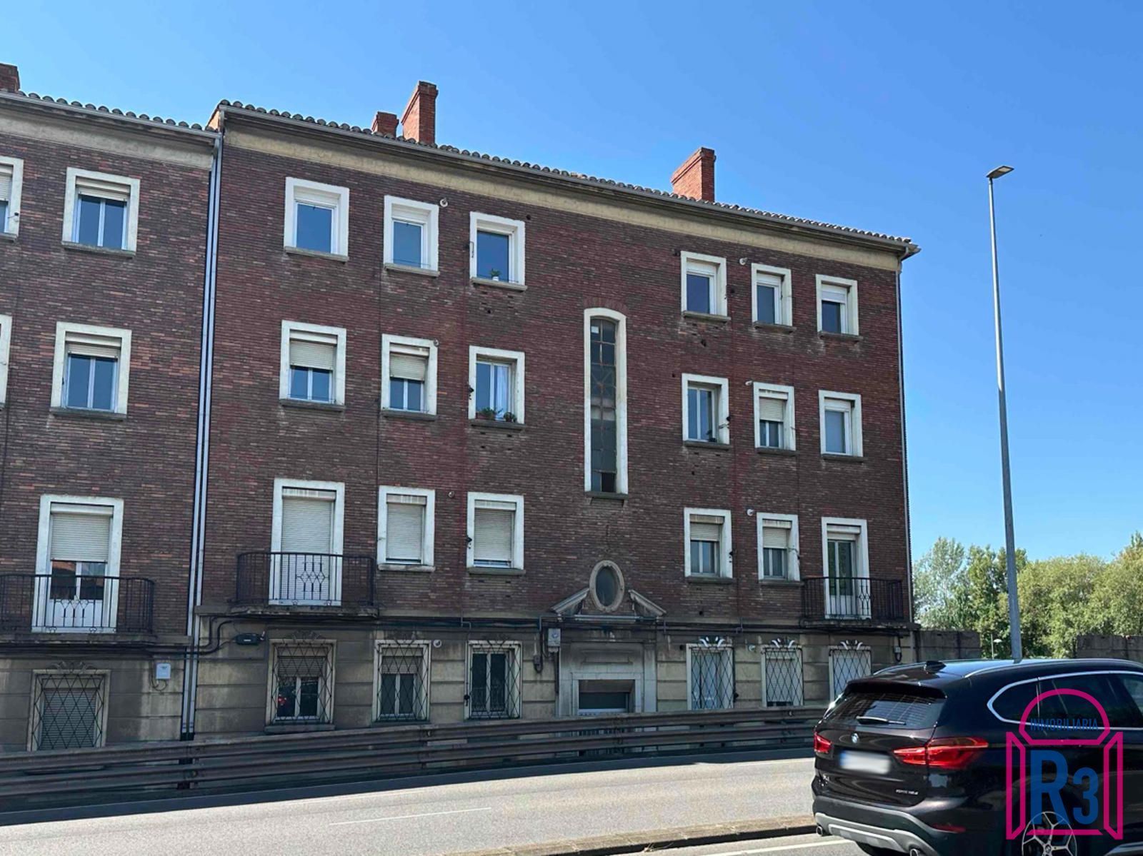 Exterior view of Flat for sale in León Capital   with Heating, Terrace and Storage room