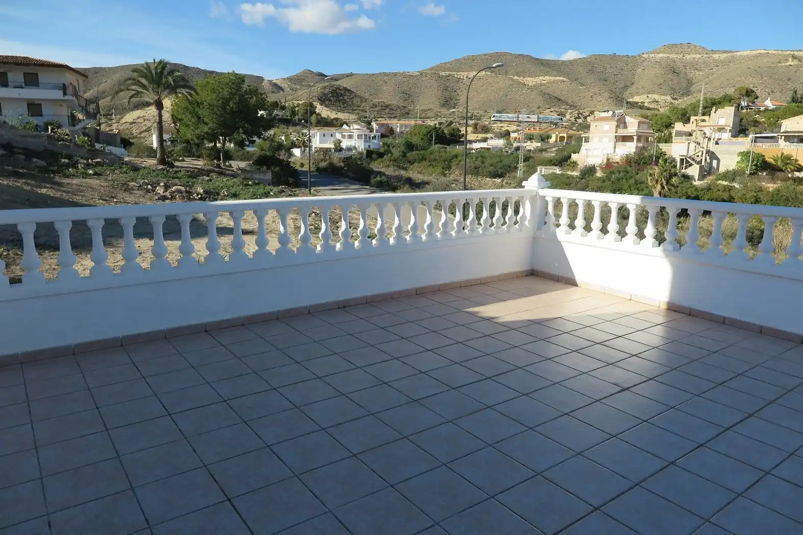 Terrassa de Casa o xalet en venda en El Campello amb Aire condicionat, Jardí privat i Terrassa