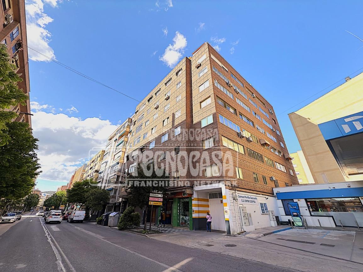 Vista exterior de Pis en venda en Cuenca Capital amb Calefacció, Traster i Balcó