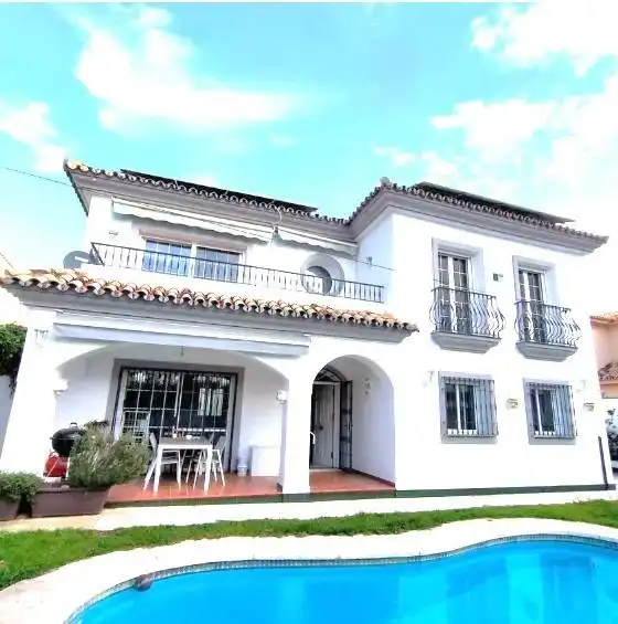 Exterior view of Houses for rent in Fuengirola  with Air Conditioner, Private garden and Terrace