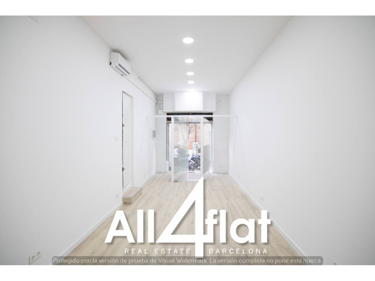 Premises for sale in  Barcelona Capital  with Air Conditioner and Alarm