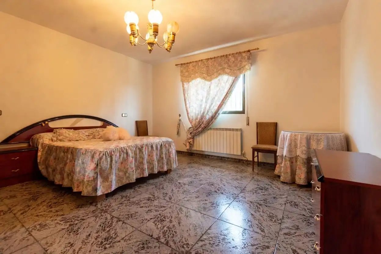 Habitación de Casa o chalet en venta en Hontoba con Calefacción, Jardín privado y Terraza