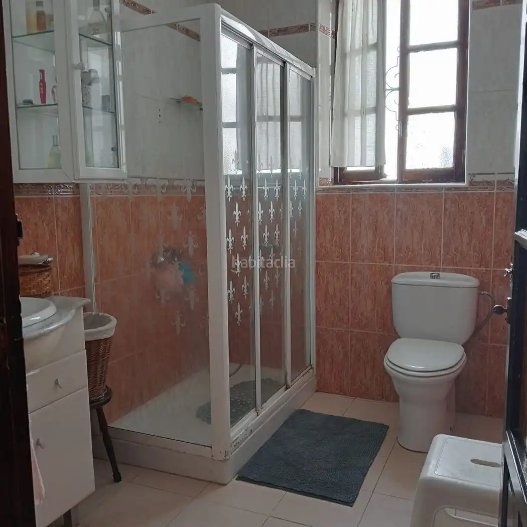 Chalet en venta en Calle Reyes Católicos 36, imagen 2