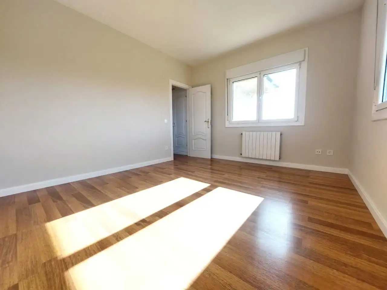 Bedroom of Houses for sale in Gijón   with Heating, Private garden and Terrace