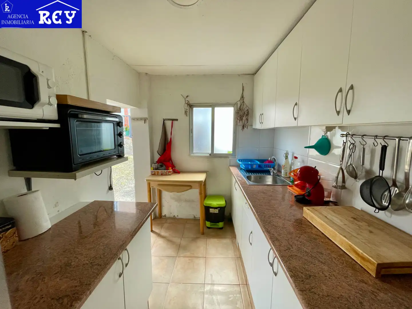 Cuina de Casa o xalet en venda en Santiago de Compostela  amb Moblat