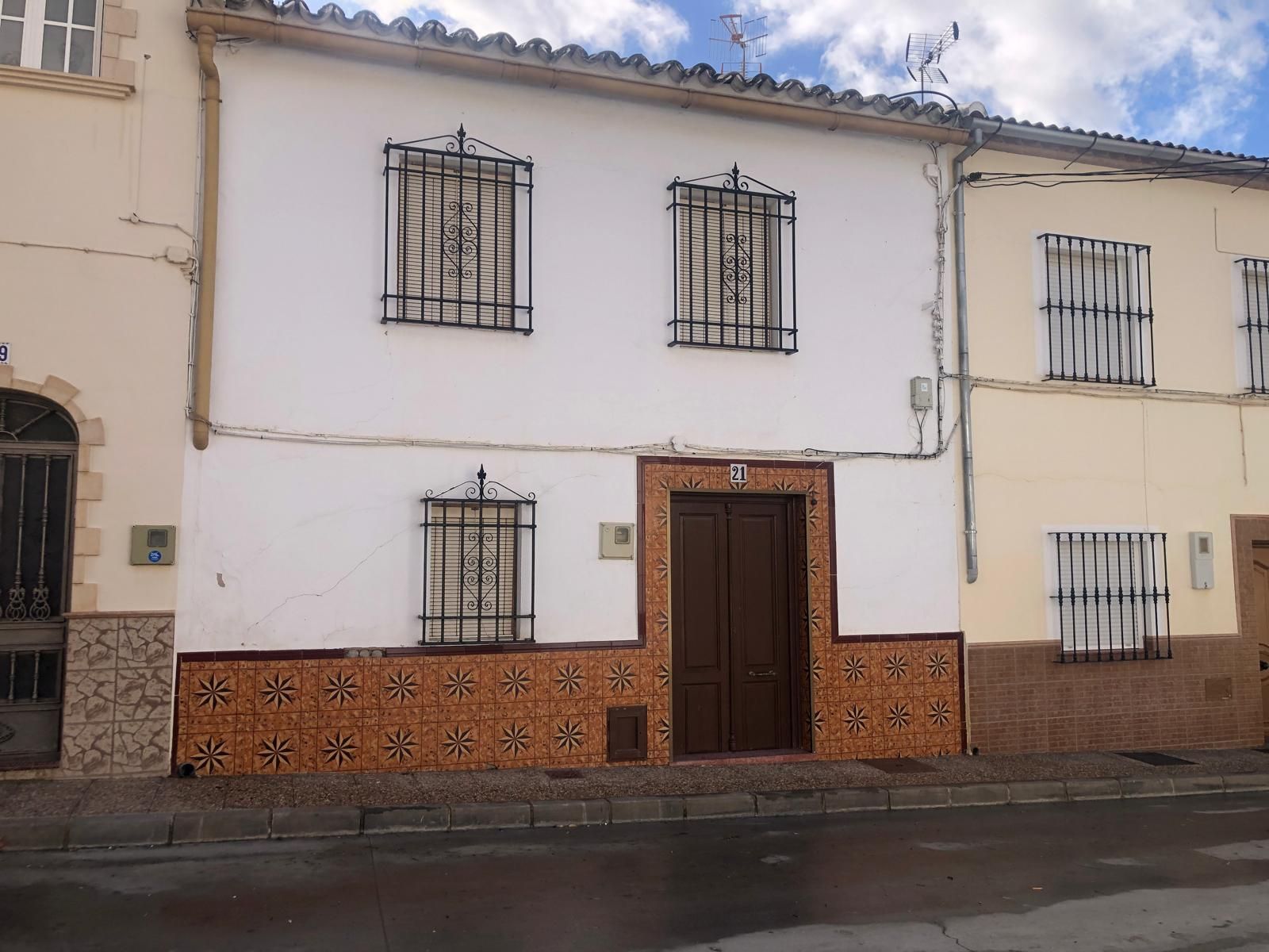 Vista exterior de Casa adosada en venta en Cuevas Bajas con Jardín privado