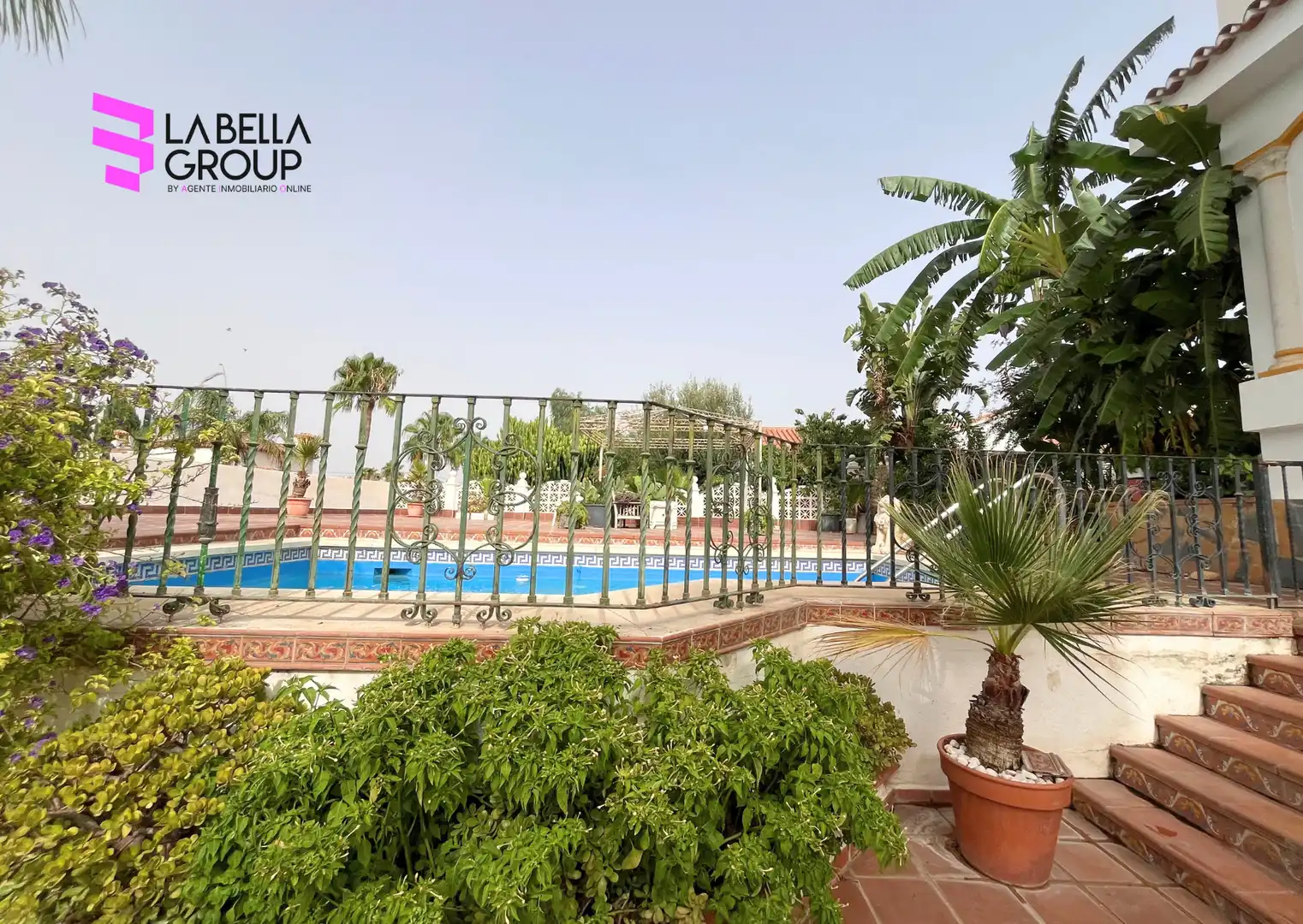 Piscina de Casa o xalet en venda en Alhaurín de la Torre amb Aire condicionat, Jardí privat i Terrassa
