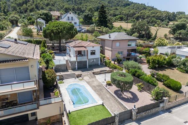 Casa-chalet en Venta en Montornès del Vallès