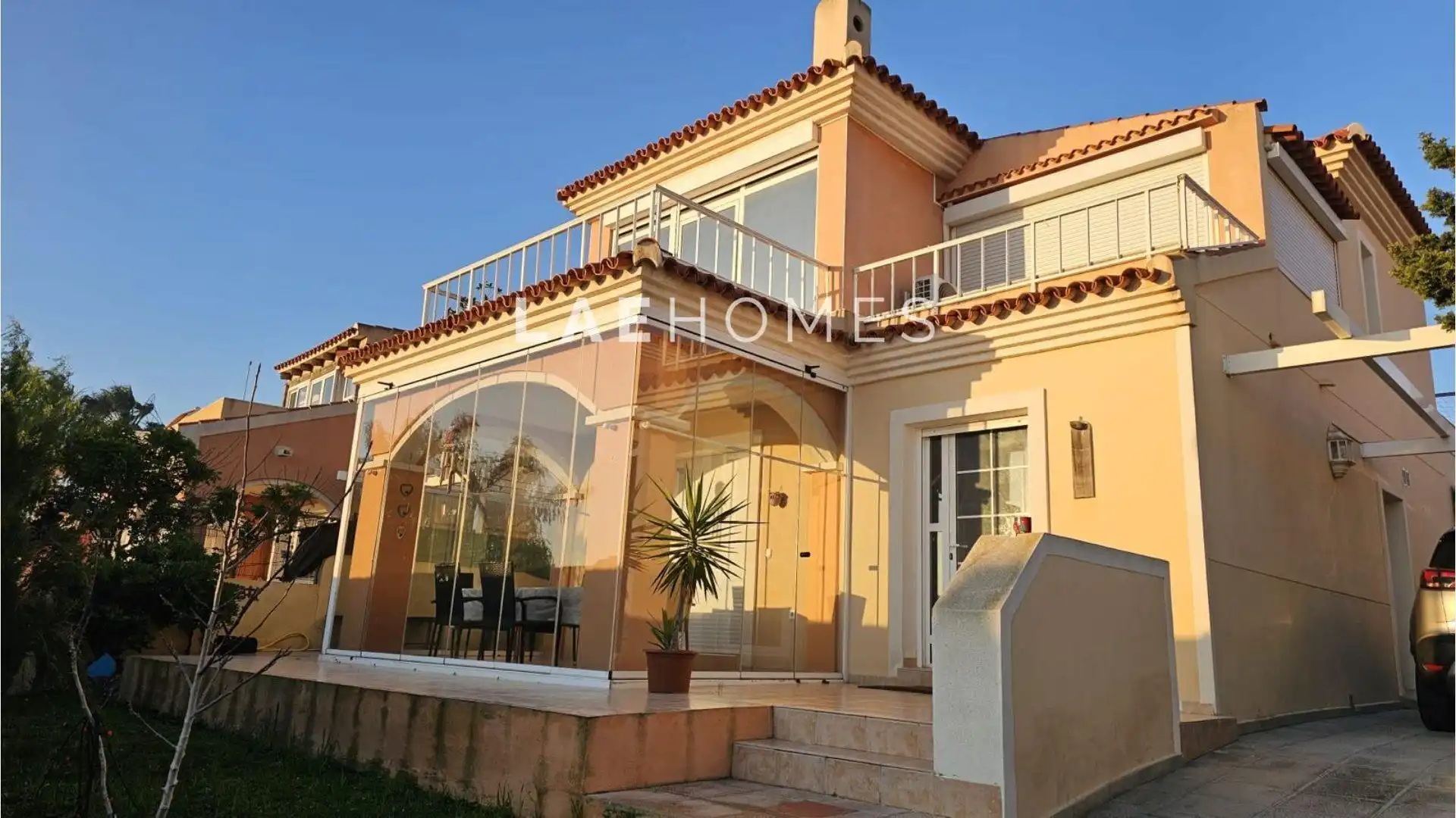 Vista exterior de Casa o chalet en venta en Santa Pola con Terraza y Piscina comunitaria