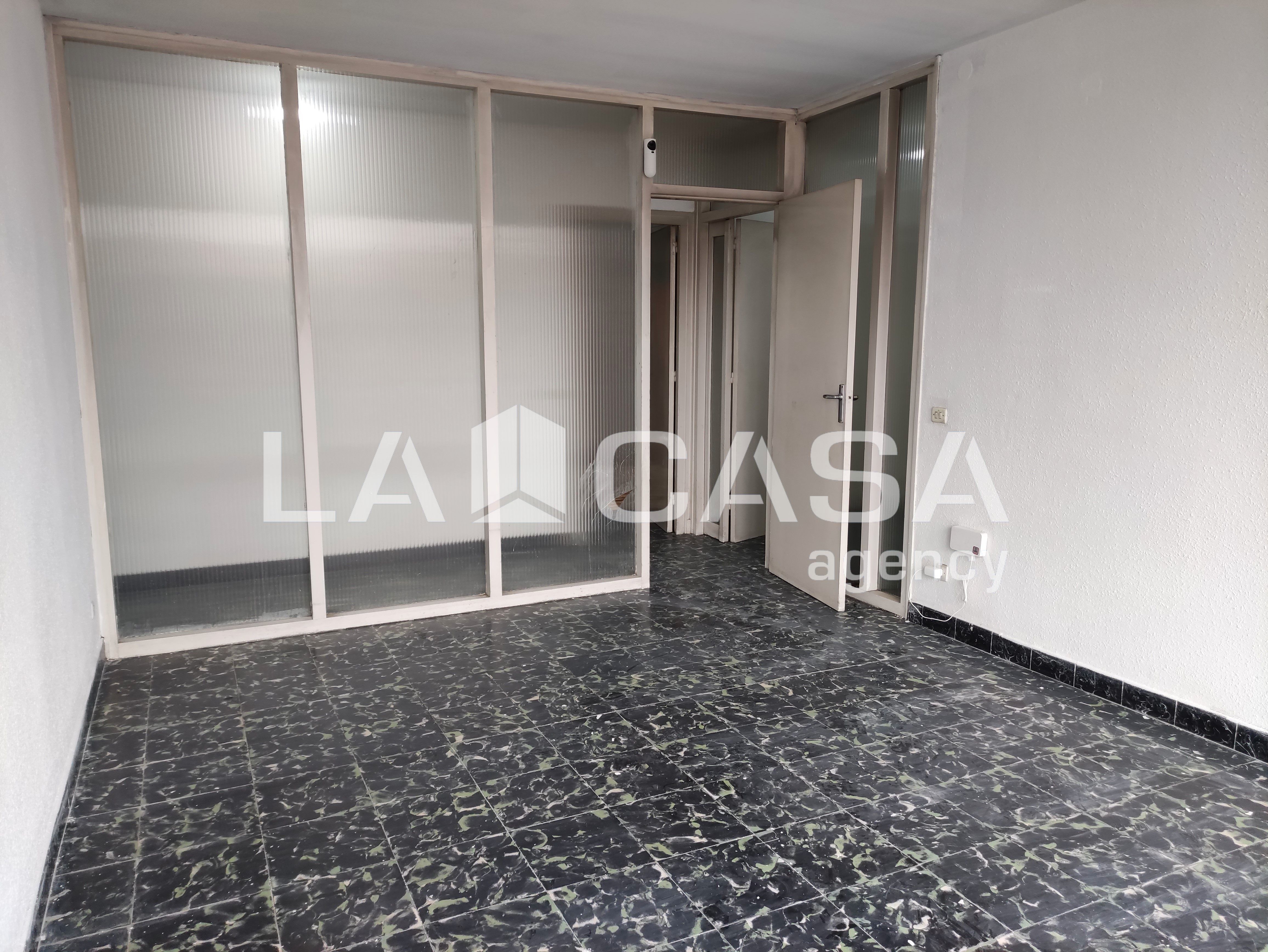 Flat for sale in Santa Coloma de Gramenet  with Balcony