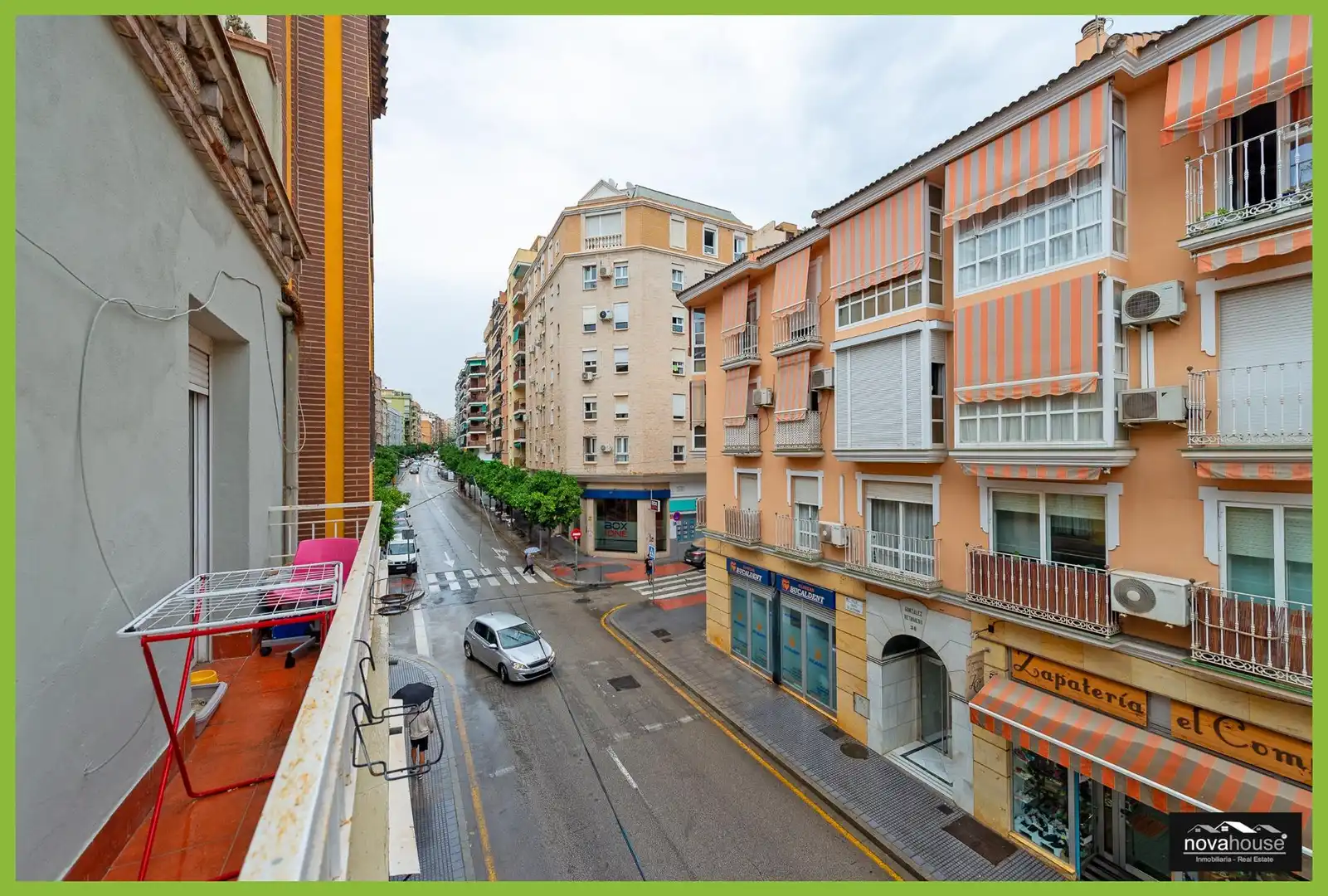 Vista exterior de Edifici en venda en Centro
