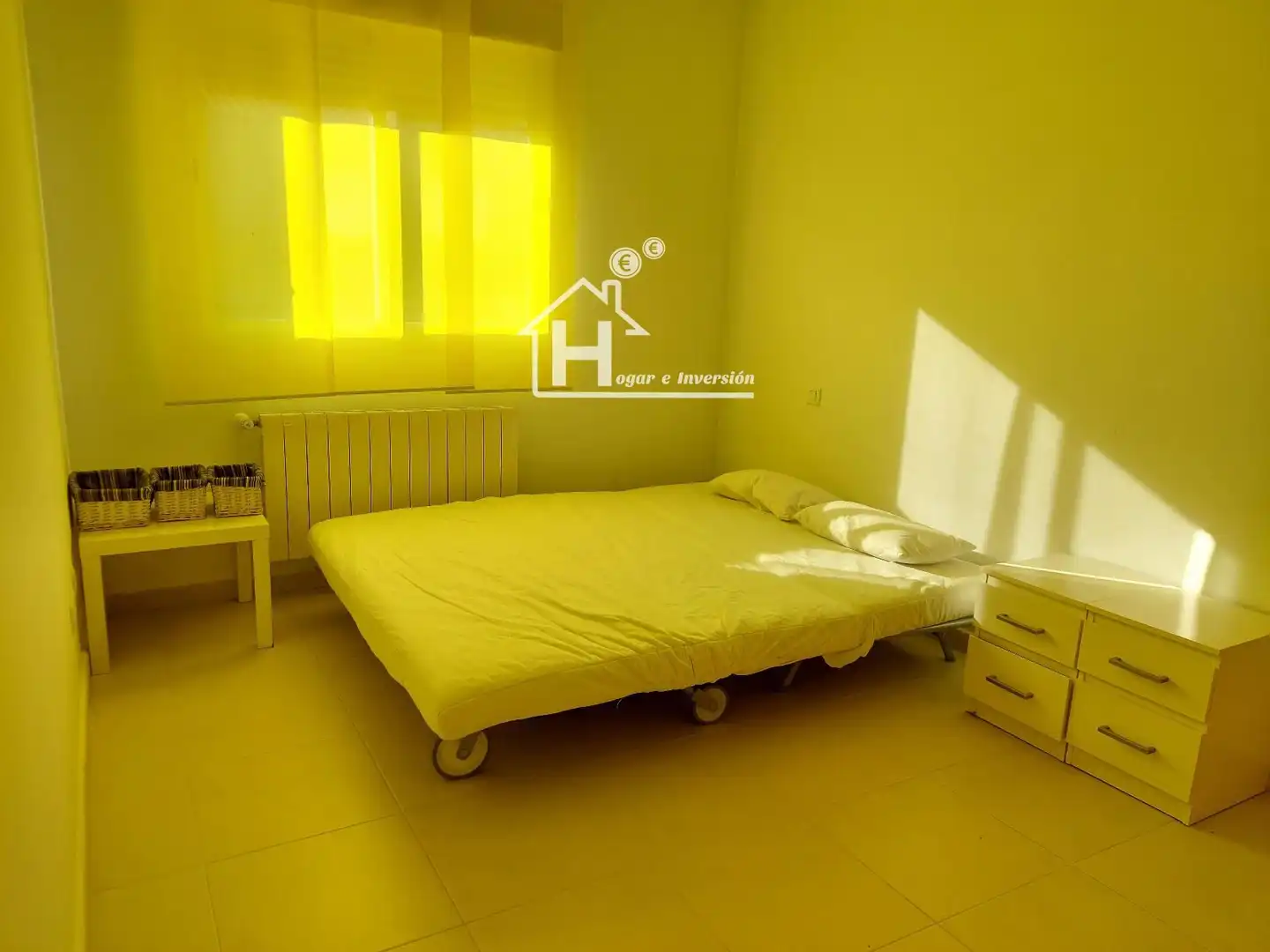 Habitación de Casa adosada en venta en Yebes con Calefacción, Jardín privado y Amueblado