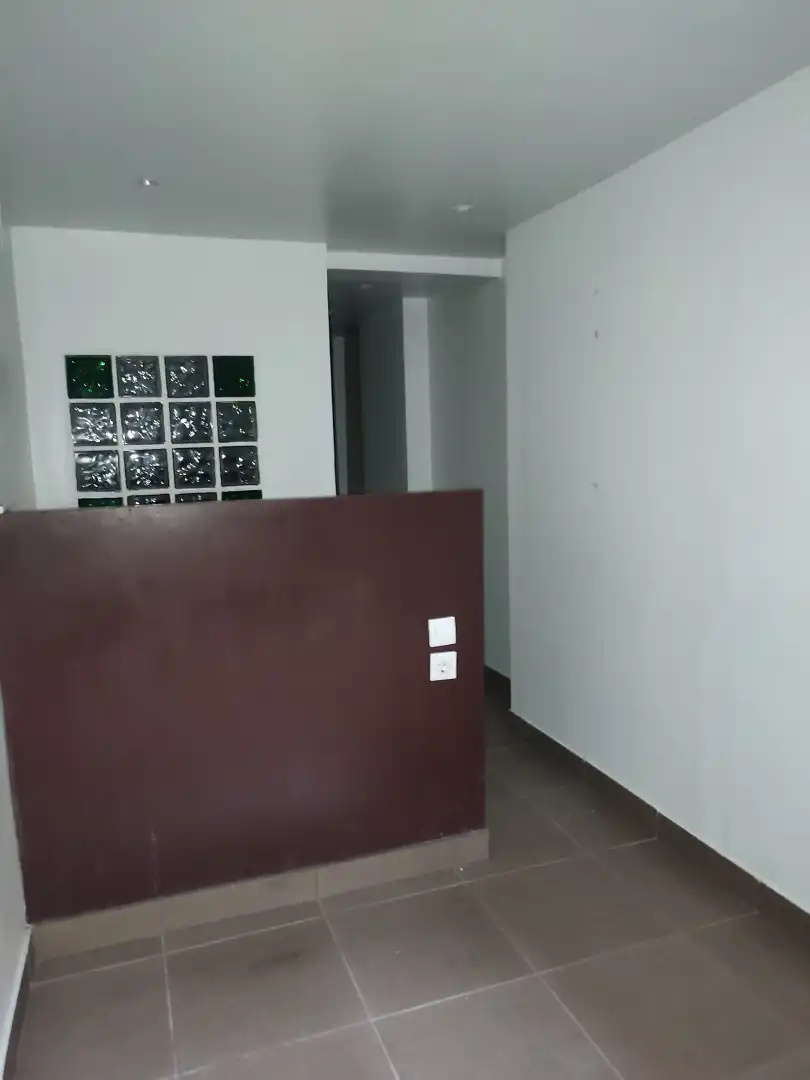 Ground floor for sale in Barcelona  with Air Conditioner and Alarm