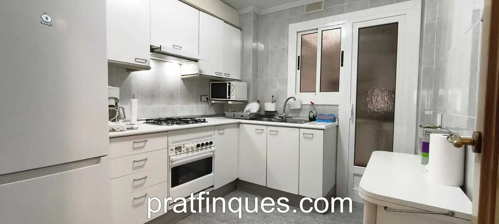 Küche von Wohnung zum Verkauf in El Prat de Llobregat mit Ofen