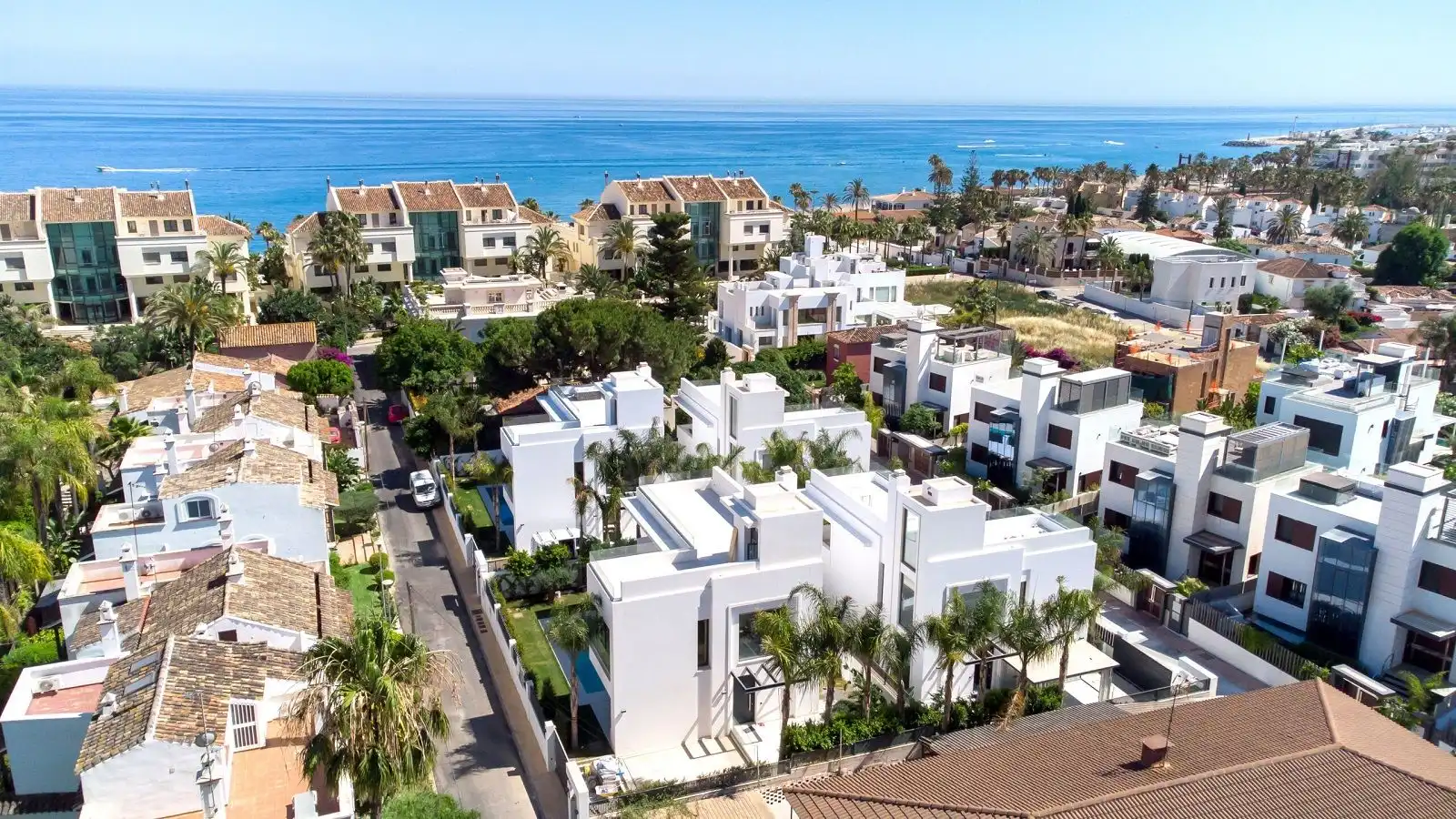 Vista exterior de Casa o chalet en venta en Marbella con Aire acondicionado, Calefacción y Jardín privado