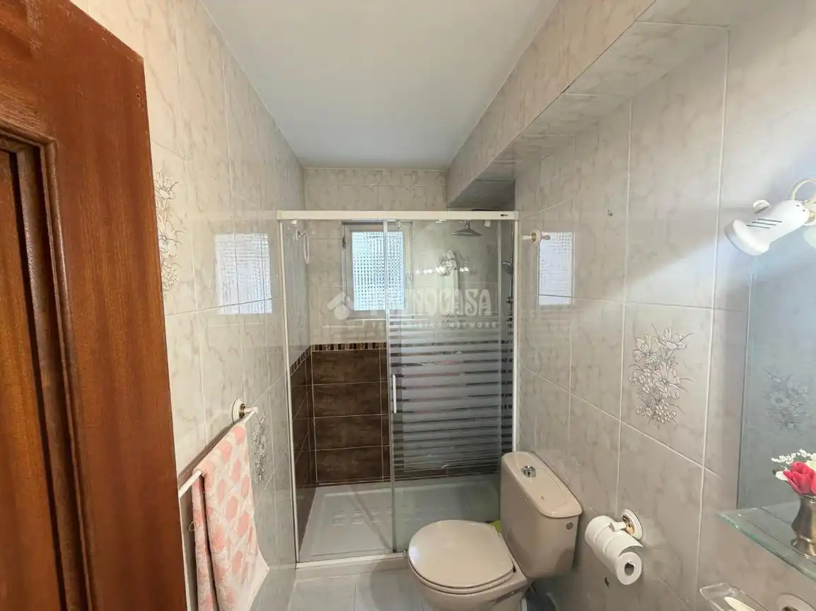 Bathroom of Flat for sale in Madrid  with Heating