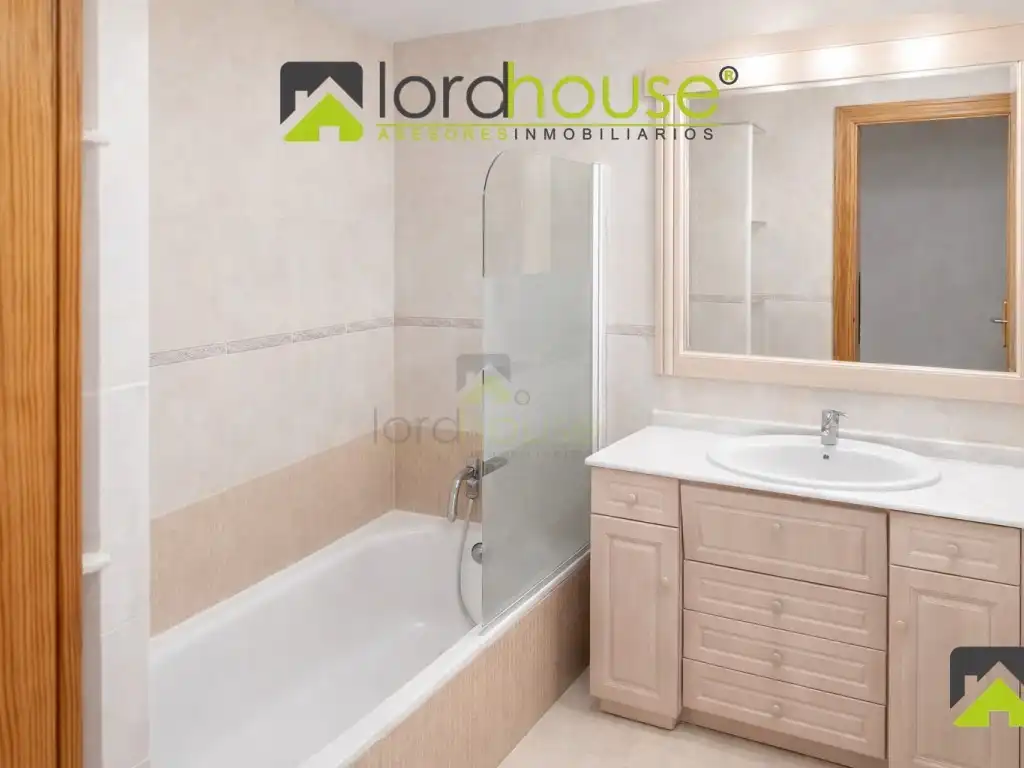 Baño de Dúplex en venta en Lorca