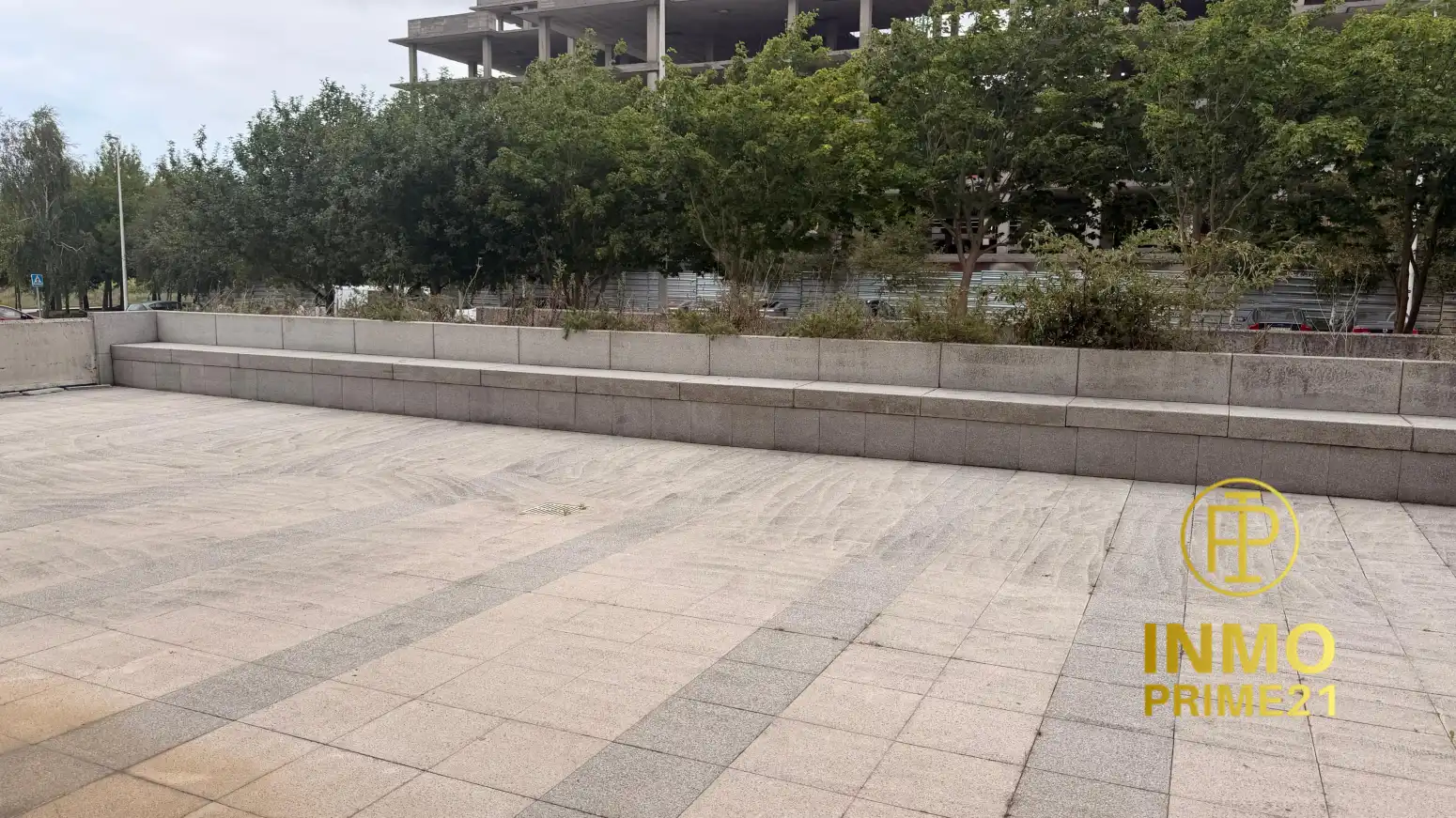 Terrassa de Local de lloguer en Mompia